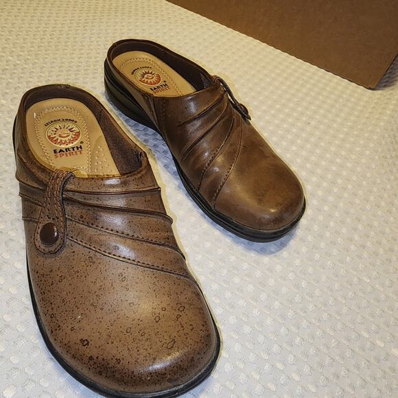 EARTH SPIRIT EUC WOMEN'S SIZE 6 EMELE CLOGS SHOES SLIPONS - Picture 1 of 8
